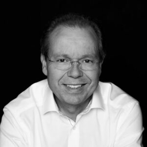Bert Pfeffer Immobilien-Fachwirt (IHK) Mitglied der Geschäftsleitung / Prokurist